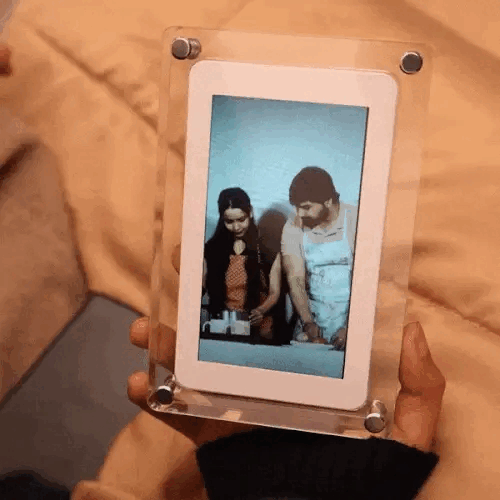 Wavyy Digital Photo Frame